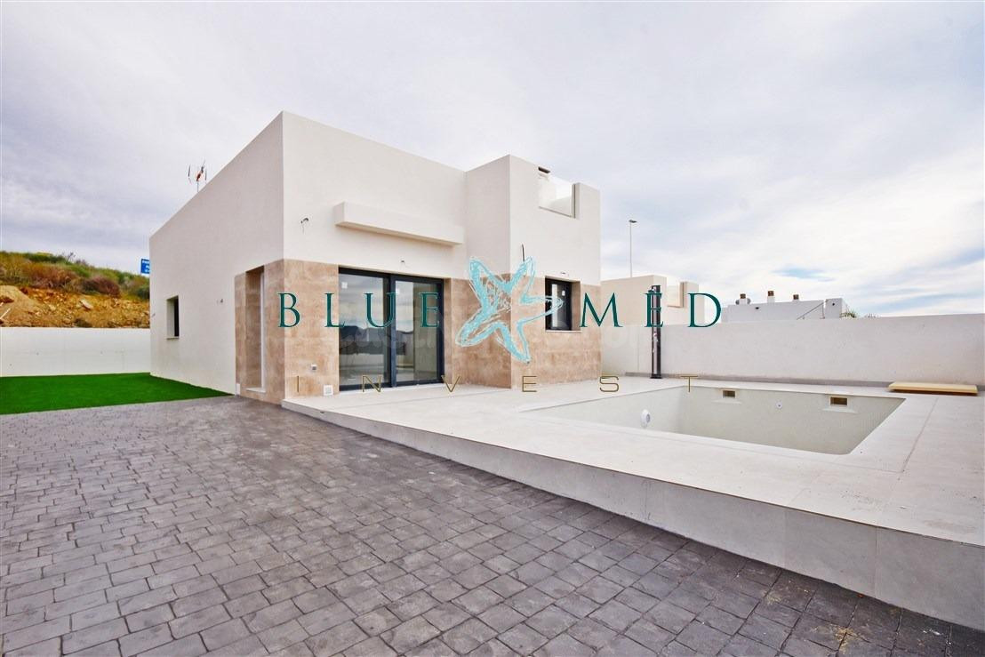 ¡4 CHALETS PAREADOS DE OBRA NUEVA EN COUNTRY CLUB!