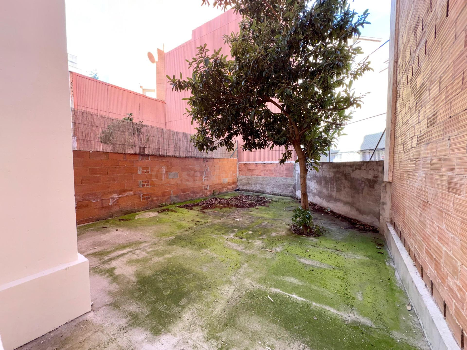 Oportunidad de Reforma Integral en Finca Regia: 192m2 + Jard - foto 3