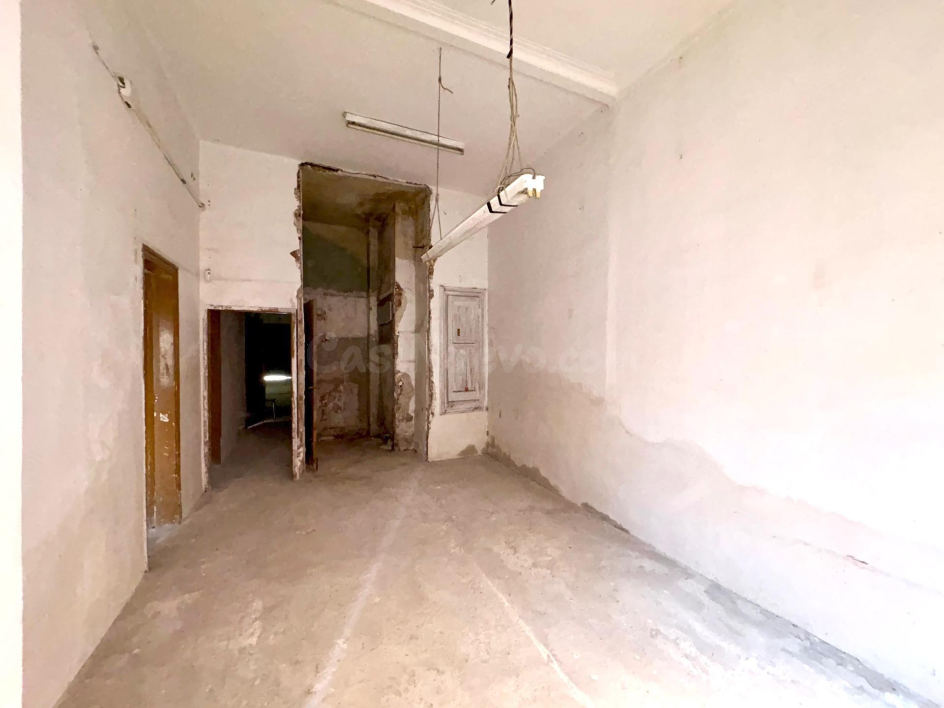 Oportunidad de Reforma Integral en Finca Regia: 192m2 + Jard - foto 5