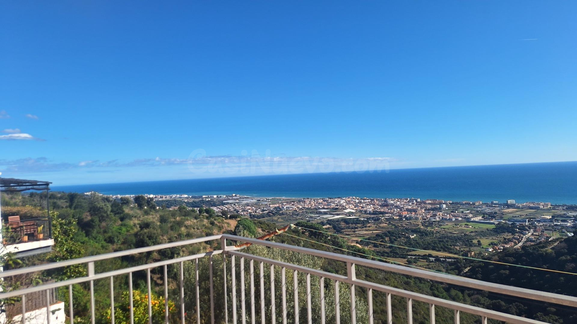CASA A 4 VIENTOS CON PRECIOSAS VISTAS AL MAR