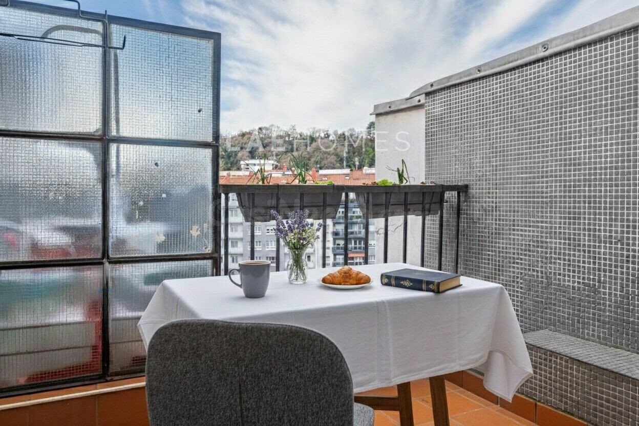 Piso con terraza y ascensor en Isabel II, listo para entrar 