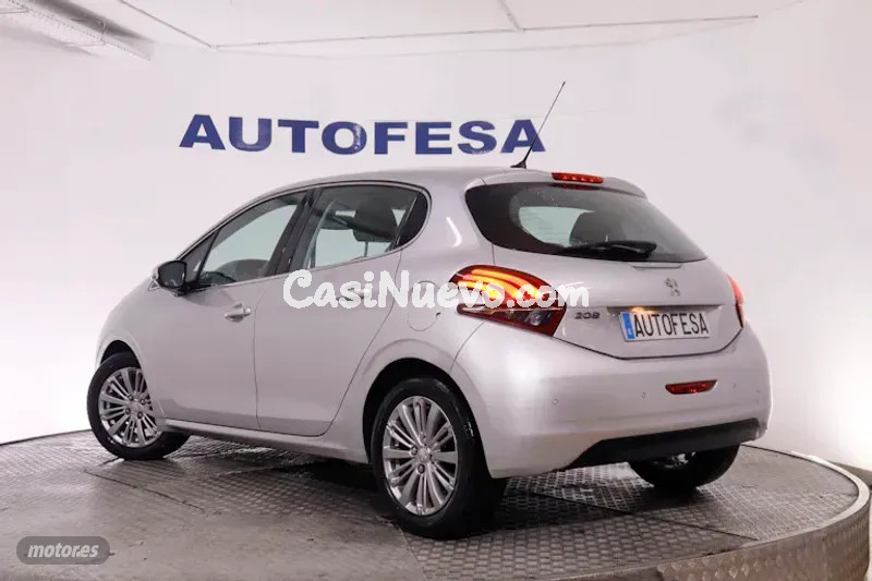 Peugeot 208 - foto 4