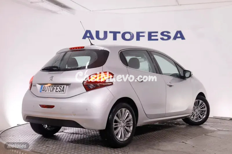 Peugeot 208 - foto 6