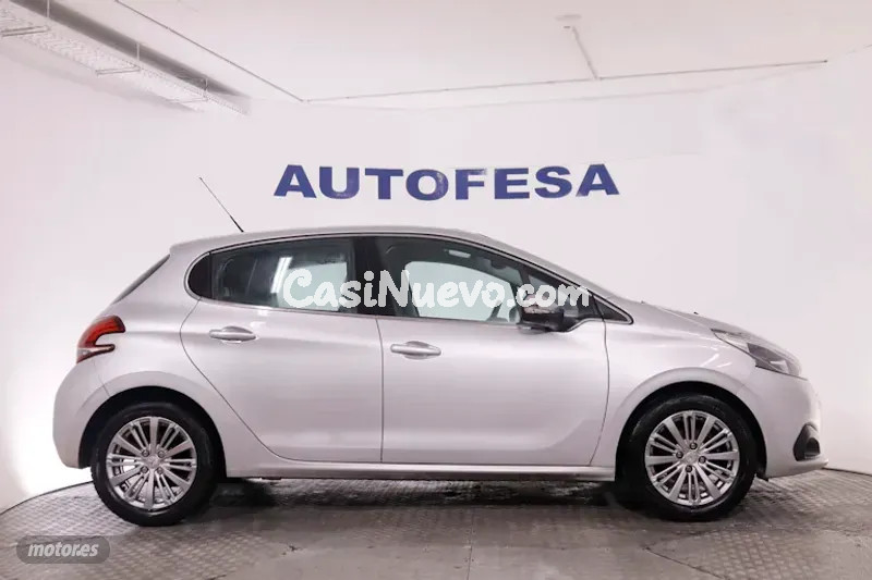 Peugeot 208 - foto 10