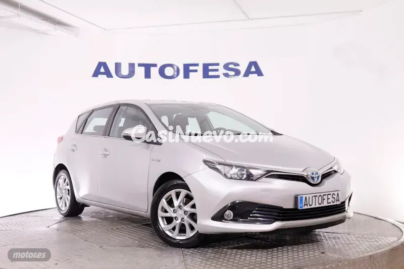 Toyota Auris - foto 3