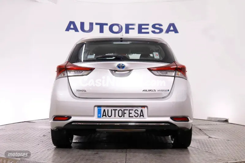 Toyota Auris - foto 5