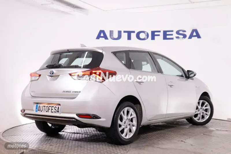 Toyota Auris - foto 6