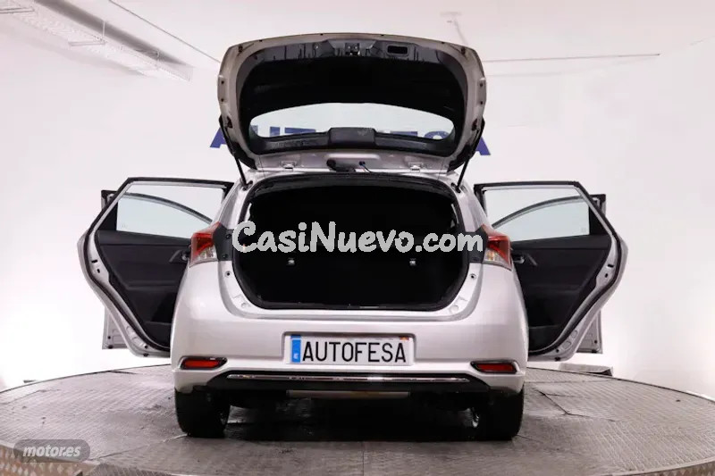 Toyota Auris - foto 8