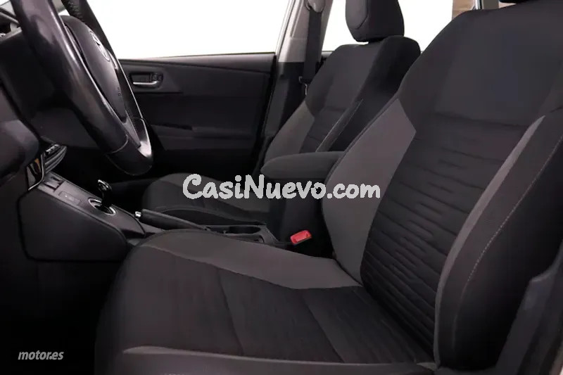 Toyota Auris - foto 17