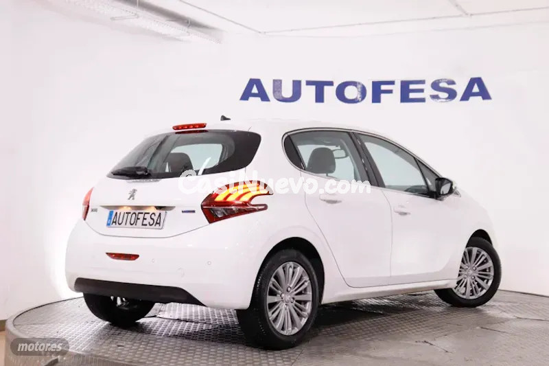 Peugeot 208 - foto 4