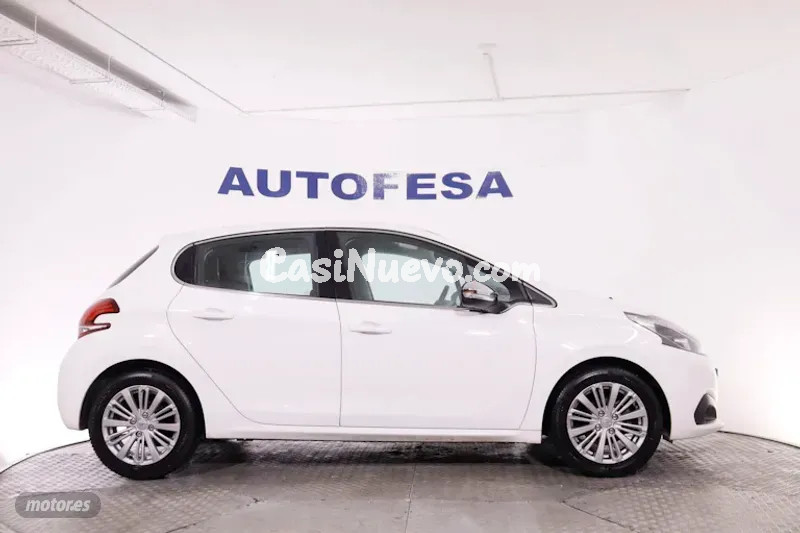 Peugeot 208 - foto 7