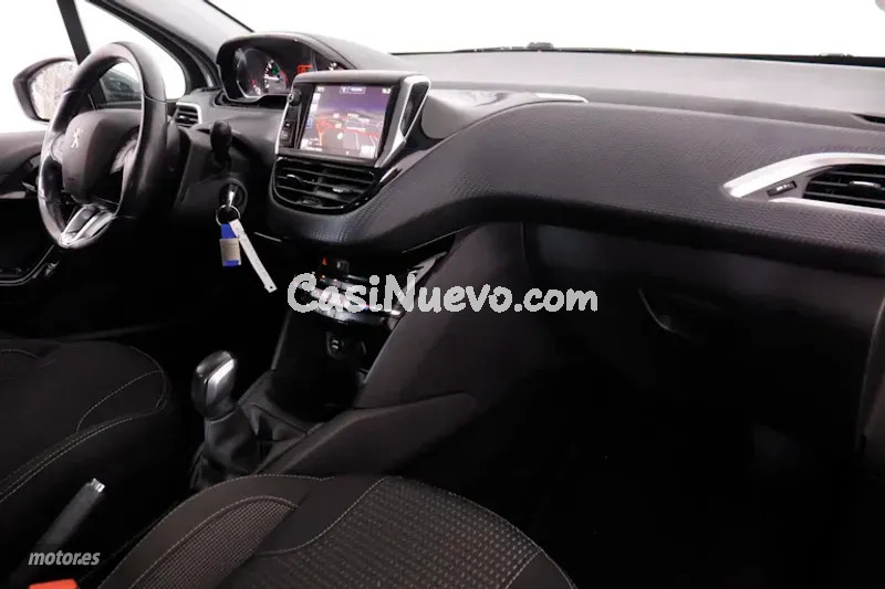 Peugeot 208 - foto 12
