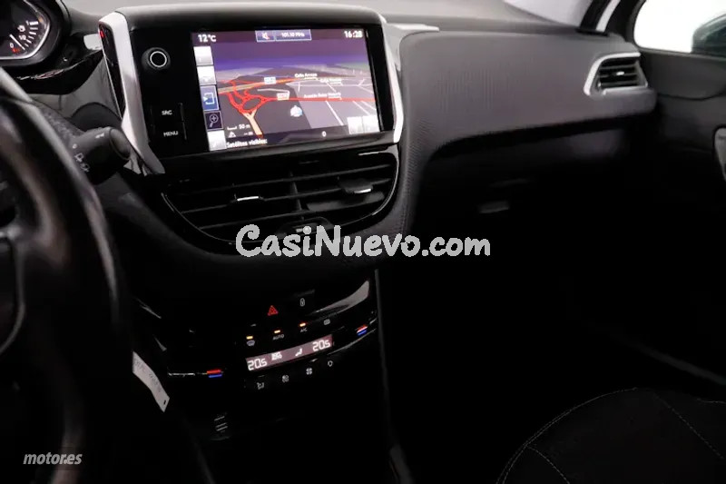 Peugeot 208 - foto 14