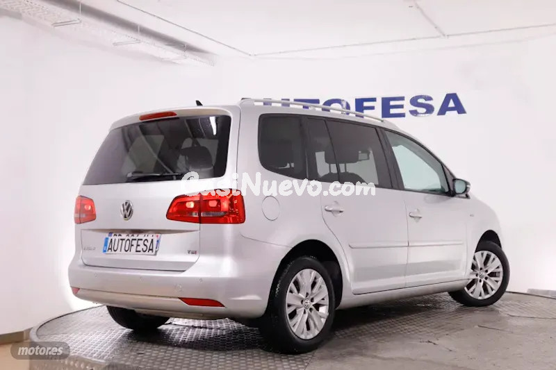 Volkswagen Touran - foto 4
