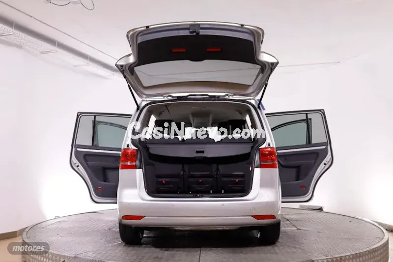 Volkswagen Touran - foto 8