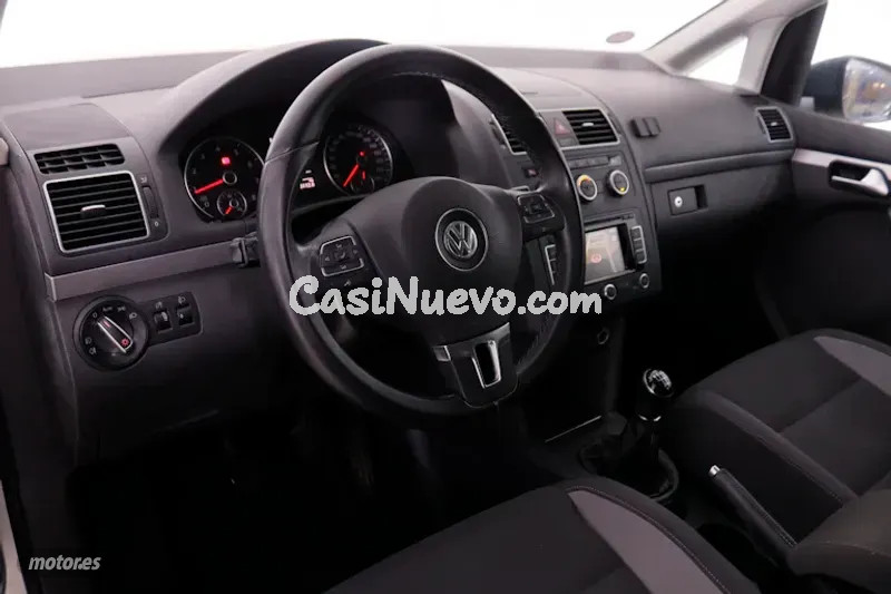 Volkswagen Touran - foto 11