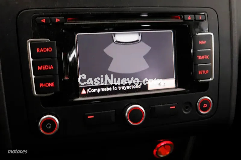 Volkswagen Touran - foto 15