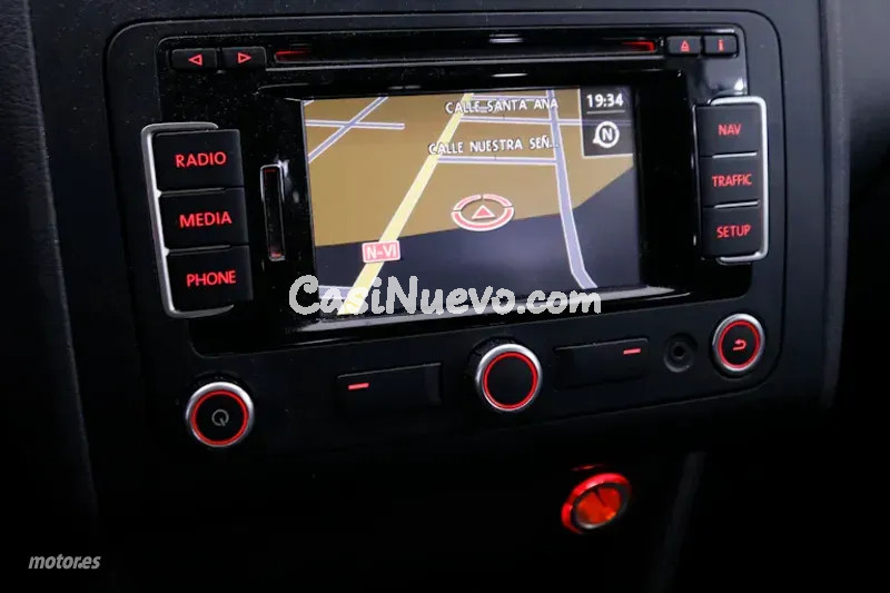 Volkswagen Touran - foto 16