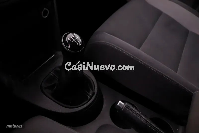 Volkswagen Touran - foto 17