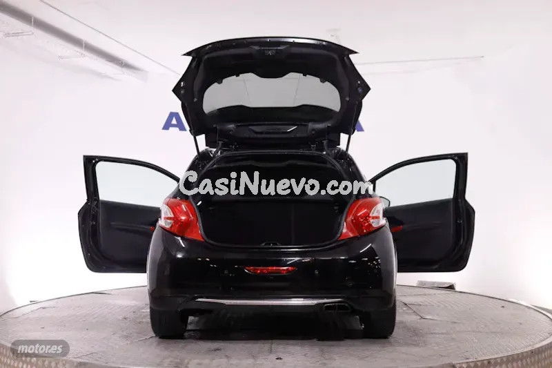 Peugeot 208 - foto 8