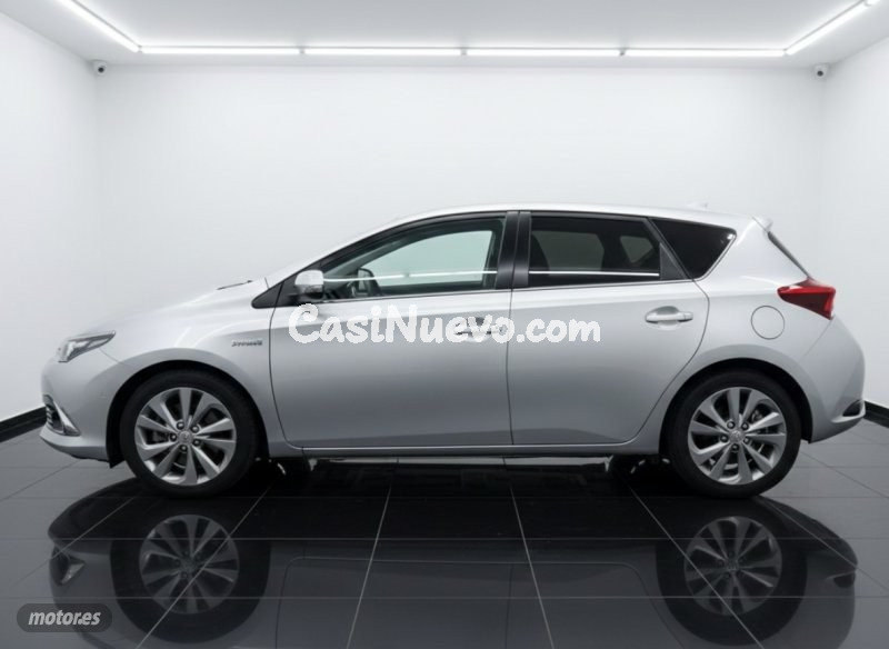 Toyota Auris - foto 2