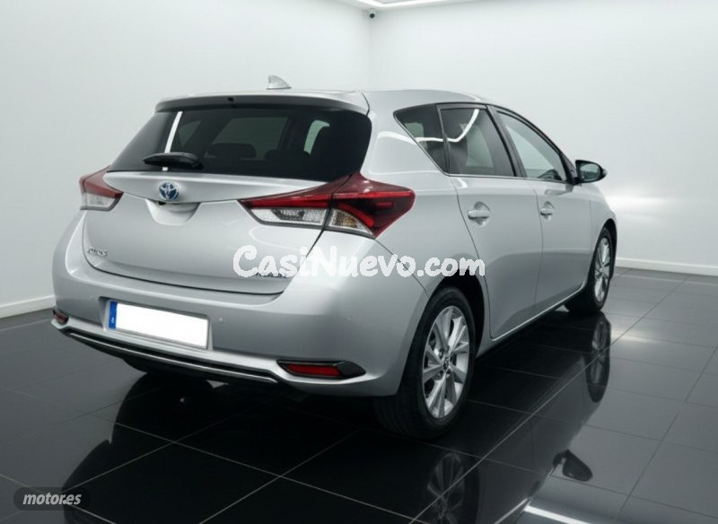 Toyota Auris - foto 4