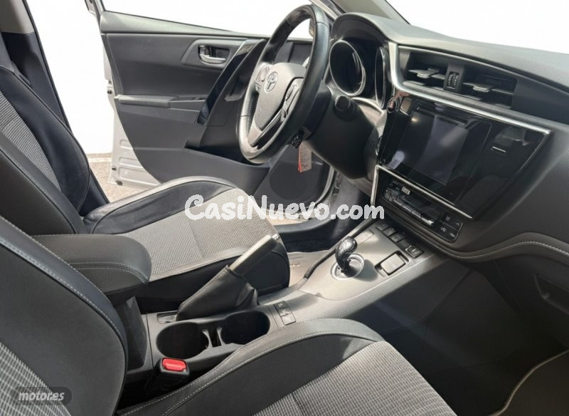 Toyota Auris - foto 5