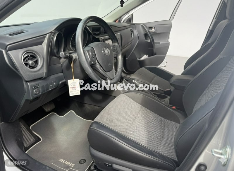 Toyota Auris - foto 6