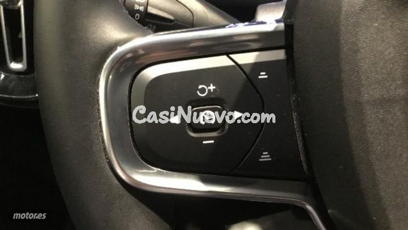 Volvo XC40 - foto 18