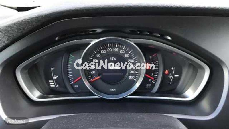 Volvo V 40 - foto 13