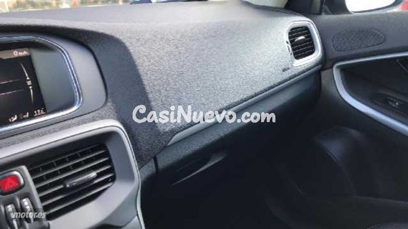 Volvo V 40 - foto 26