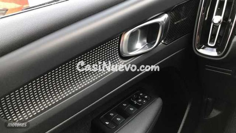 Volvo XC40 - foto 16