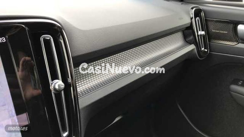 Volvo XC40 - foto 18