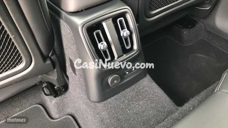 Volvo XC40 - foto 28