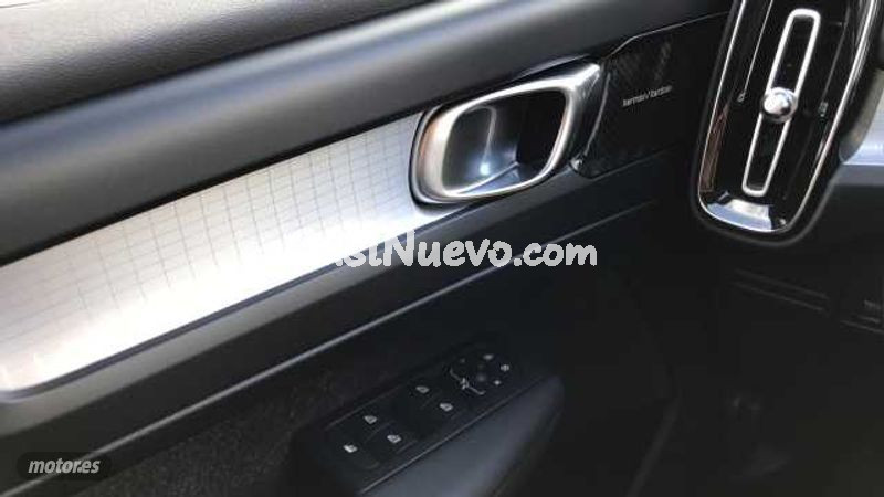 Volvo XC40 - foto 16
