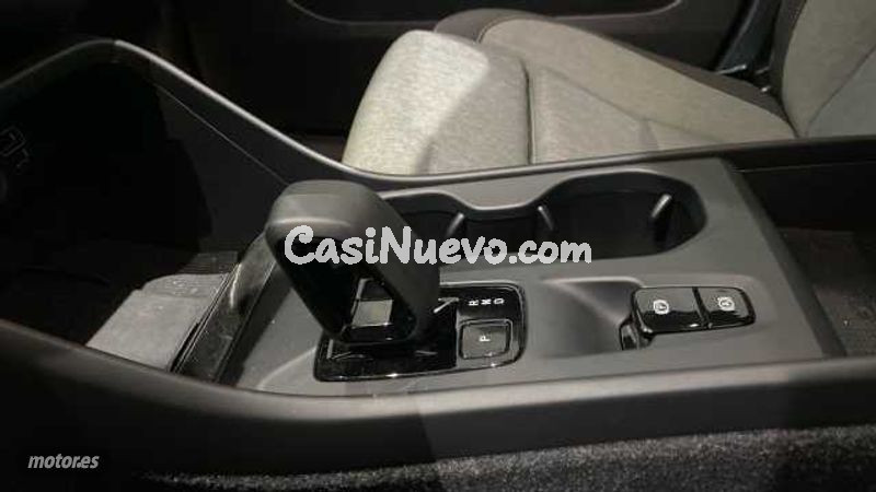 Volvo XC40 - foto 18