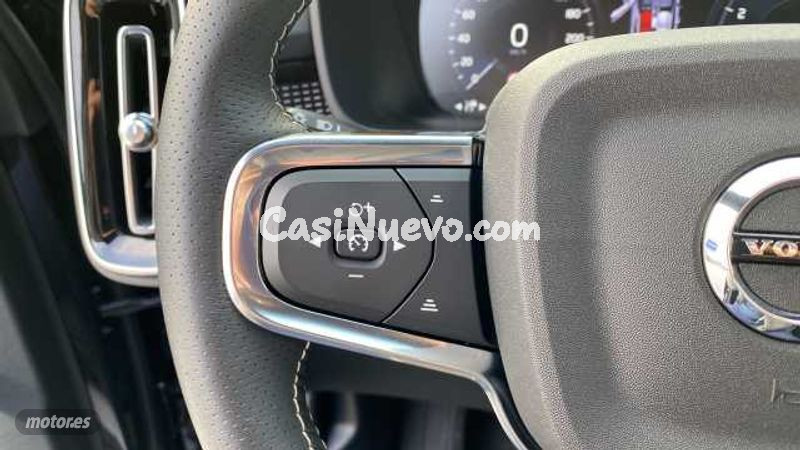Volvo XC40 - foto 24