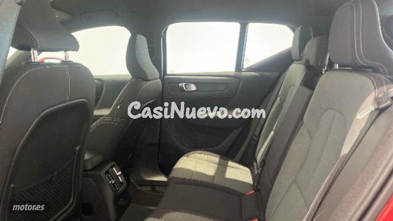 Volvo XC40 - foto 11