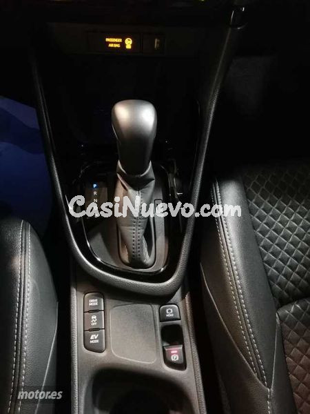 Toyota Yaris - foto 12