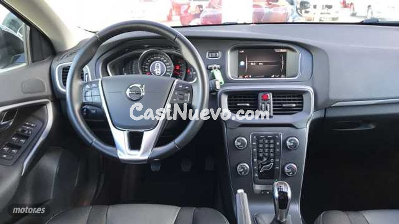 Volvo V 40 - foto 11