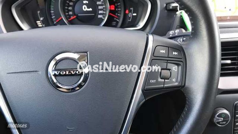 Volvo V 40 - foto 15