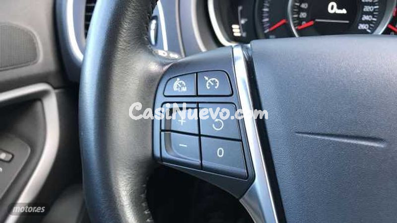 Volvo V 40 - foto 28