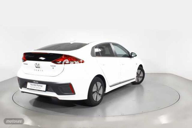 Hyundai Ioniq - foto 2