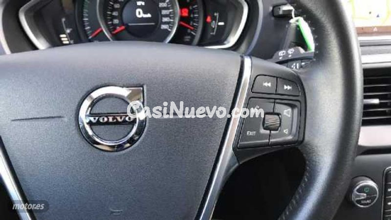 Volvo V 40 - foto 14