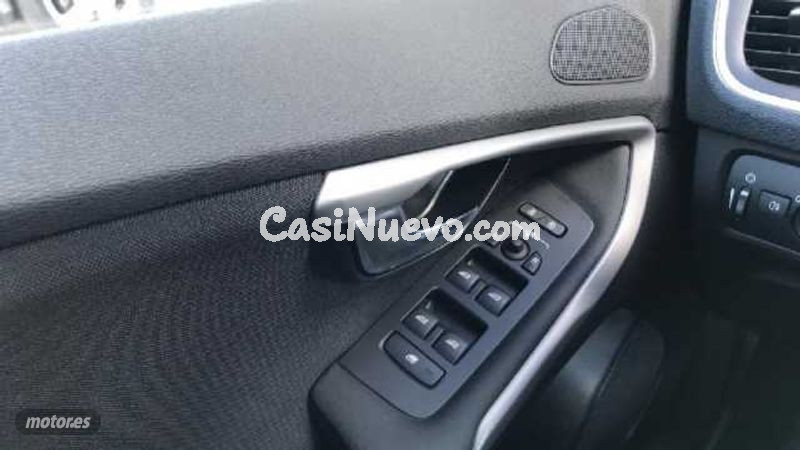 Volvo V 40 - foto 15