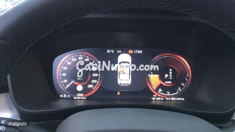 Volvo XC40 - foto 13