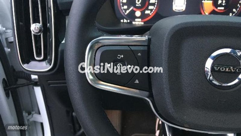 Volvo XC40 - foto 17