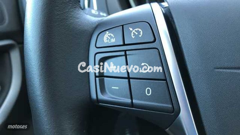 Volvo V 40 - foto 22