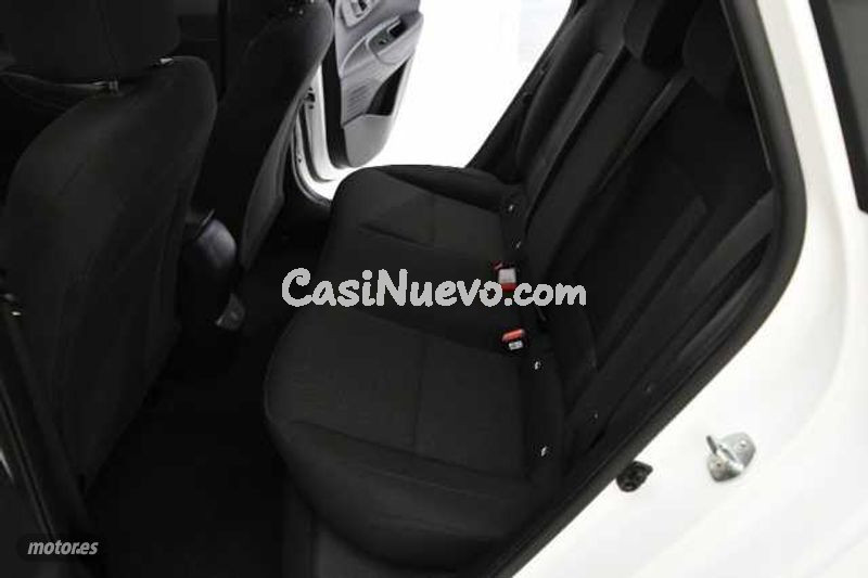 Hyundai i20 - foto 8