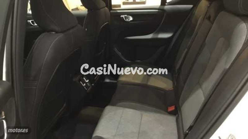 Volvo XC40 - foto 11